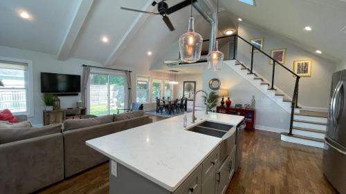 Union Pier House | White Sands