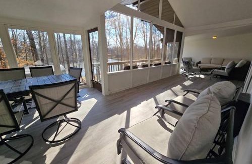 Streetsboro House | White Tail Run At Heron Hill Retreat Hot Tub Lake!