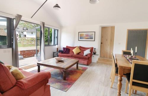 Attleborough House | Whitehands Farm Barn
