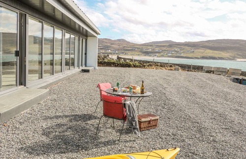 Maghery Cottage | WHITEHORSE HOUSE, pet friendly in Dungloe, County Donegal