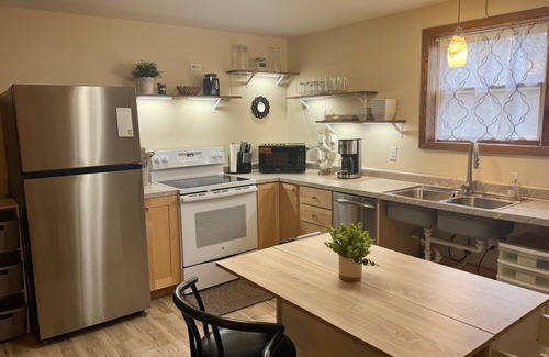 Billings Park House | Whitehouse Retreat Suite | Near River & Duluth