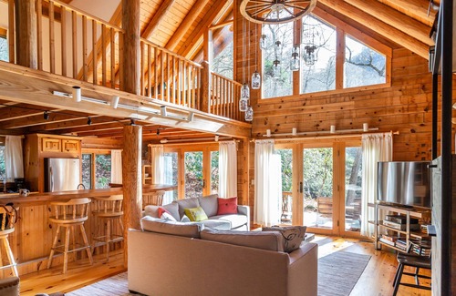 Highlands House | Whitewater Mountain Cabin on the Cullasaja River