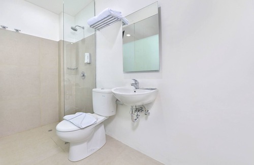 Melawai Hotel | Whiz Hotel Falatehan Jakarta