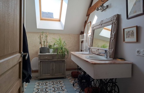 Mezieres-sur-Ponthouin Other | Whole house 6 bedrooms 13 sleeps and more