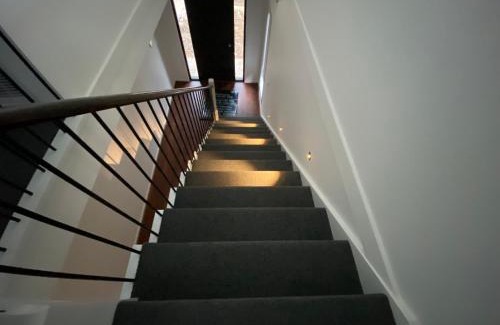 Doreen House | Whole House with 4QB - 44 Aspect - 30 minutes from Melbourne International Airport - 2 Minutes to Westfield Shopping Center