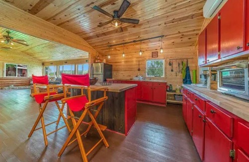 Holcomb Cabin | WHOLE ISLAND TO YOURSELF, boat included. Sleeps 8 people.