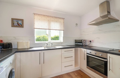 Highbridge Cottage | WIDGEON, pet friendly, with a garden in Highbridge