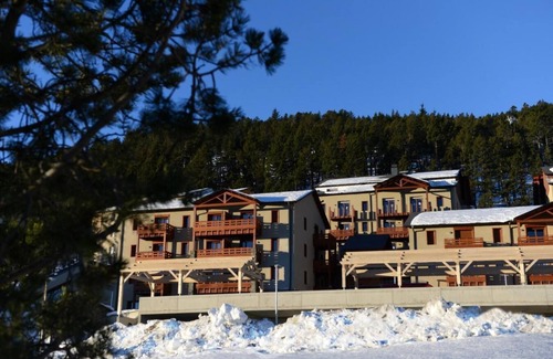 Les Angles Apartment | Wifi, 300m from resort center, fitness, swimming pool, terrace, balcony, tv, ski locker, 27m²