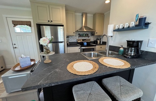 Hazel Green Cottage | WiFi, Firepit, Fishing Pond - FarmView - Red River Gorge, Kentucky!