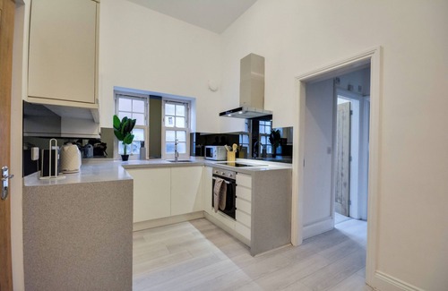 Wigan Apartment | Wigan - Apartment - Sleeps 3 - Parking - Stadium