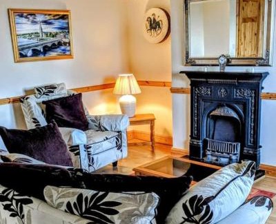 Bunnyconnellan House | Wild Atlantic Haven, cosy home nr. Ballina & Beach