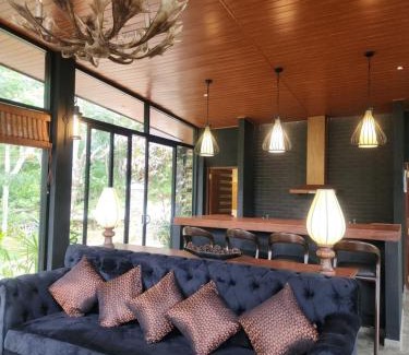 Hildummulla Villa | Wild Cassia