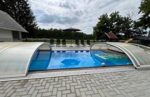 Pusztakovacsi Apartment | Wild Garden1 Apartman
