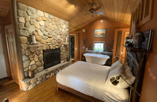 Grand River Bed & Breakfast | Wild Goose Inn