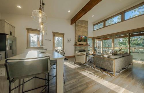 Eureka House | Wilderness Club Cabin - Sleeps 7