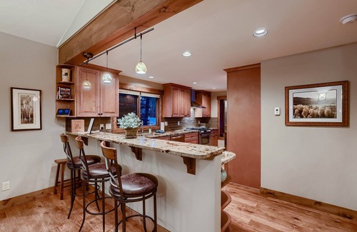 Blue River House | Wilderness Woods Retreat: Private Hot Tub, Close to Town!
