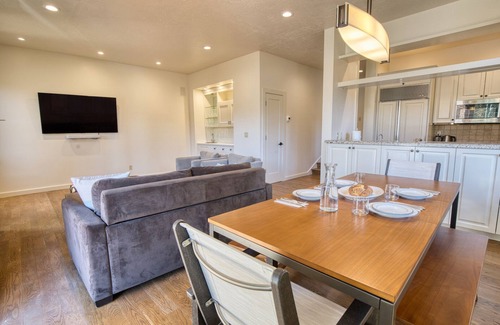Elkhorn Condo | Wildflower Resort Stay - Sun Valley Condo with King Bed and Mtn Views