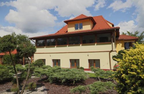 Białe Błota Bed & Breakfast | WIlla Maksymilian Bed and Breakfast