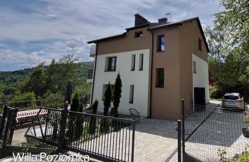 Miedzybrodzie Bialskie Villa | Willa Poziomka z tarasem i widokiem na Górę Żar i Jezioro Międzybrodzkie