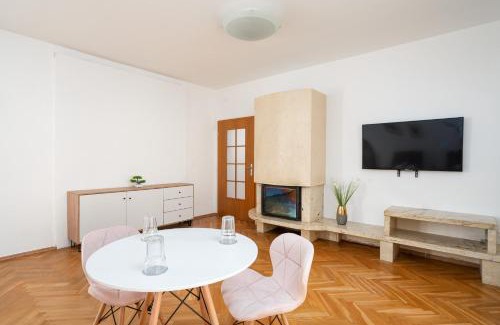 Srodmiescie House | Willa Zacisze - Pokoje Gościnne