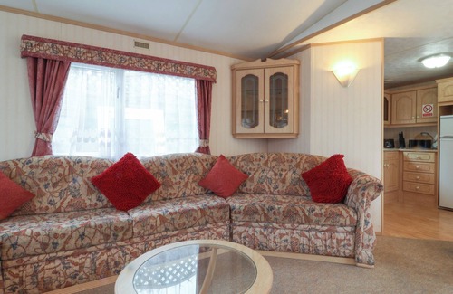 Chard Cottage | WILLEBBY, family friendly, with a garden in South Chard