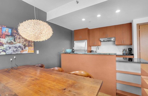 Firms Condo | Williamsburg, waterfront 2-bedroom condo with AC, WiFi