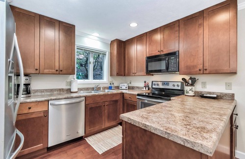 Blowing Rock Condo | Willow 2 | Fireplace, Restaurant, Pool, Spa