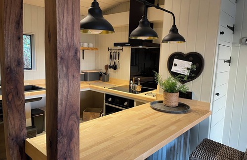 Littlebredy House | Willow Barn on the Vineyard - A tranquil getaway in a beautiful setting for 2