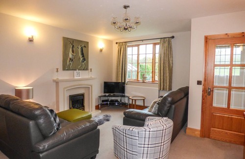 Ashford-in-the-Water Cottage | WILLOW COTTAGE, family friendly in Ashford-In-The-Water