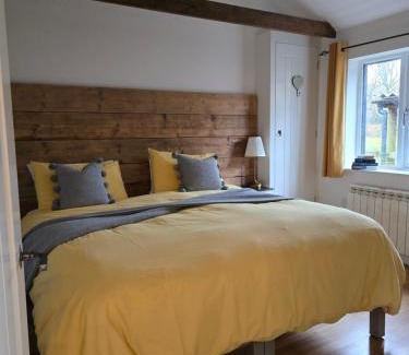 Harrietsham House | Willow Cottage in idyllic location