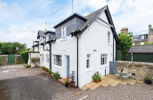 St. Andrews House | Willow Cottage, North Street