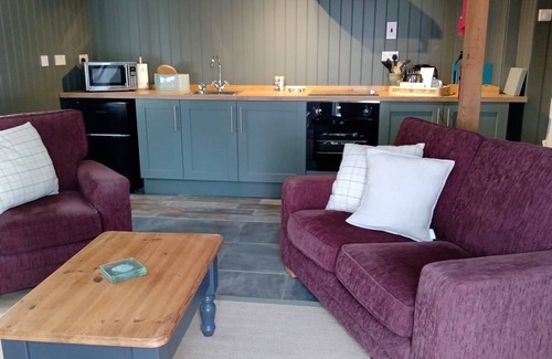 Hay-on-Wye Cottage | Willow Cottage - sleeps 2 guests in 1 bedroom
