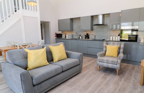 Berrynarbor Cottage | WILLOW COTTAGE, with a garden in Combe Martin
