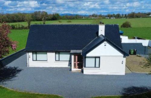 Cashel House | Willow Lodge Cashel- Rock View-Sleeps from 2 up to 8 guests