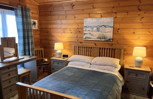 Heacham Cabin | Willow Lodge, Holiday Log Cabin, Cedar Springs, Heacham. Close to the beach.