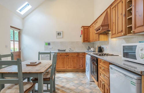 Foxley House | WILLOW, romantic, with a garden in Foulsham