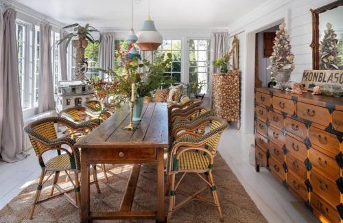 Pine Plains House | Willow Vale - Stunningly Designed Historical Icon with Hot Tub