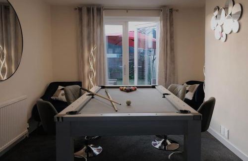 Shirley Apartment | Wilton Retreat- Hot tub, Pool table, Parking