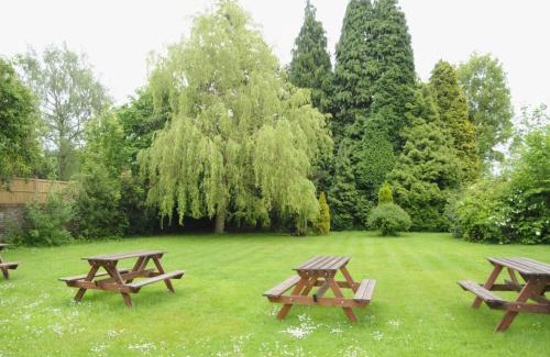 Horsham Bed & Breakfast | Wimblehurst Hotel