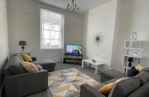 Cheltenham Apartment | Winchcombe Street