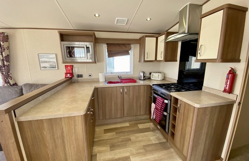 Icklesham House | Winchelsea Coastal Holiday Home Close to Pool & Beach