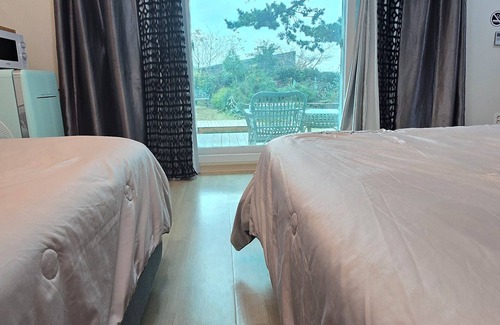 Andeok House | Wind Jeju Cafe & Pension