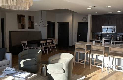 Windham Condo | Windham ski in-out condo, luxury 2000+ sf modern 5BR, hot tub, pool, boot room+