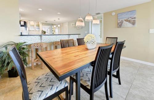 Crescent Beach Apartment | Windjammer 105