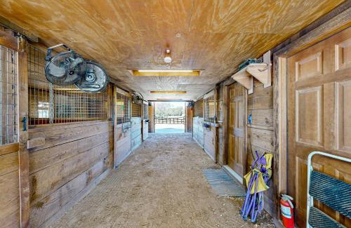 Tylertown Apartment | Windmill Trails Farms - Unit A: Barn Loft
