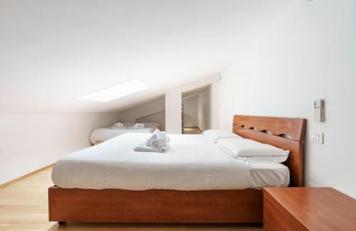 Ricorboli Apartment | Window on the Arno II Netflix, WiFi, AC