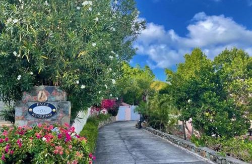 Point Rendezvous Villa | Windsong Villa - Sleeps 8 Stunning Views