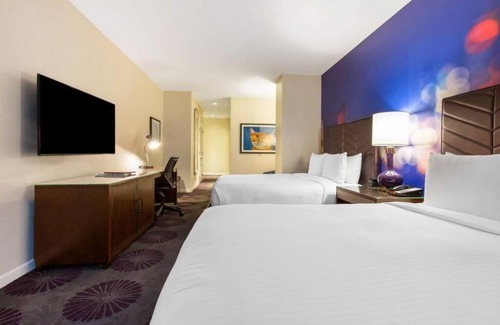 Streeterville Hotel | Windy City Hideaway | Mag Mile Magic | Navy Pier | Pets Allowed