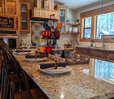 Broken Bow House | Wine Time 5 Bedroom Shuffleboard Hot Tub Fire Pit Play Set