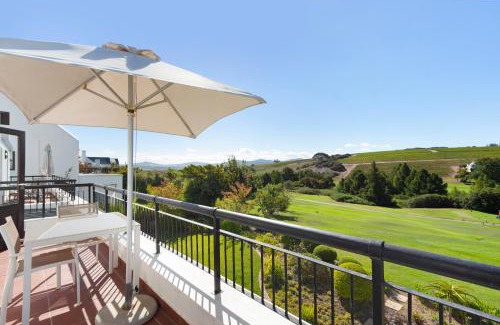 Stellenbosch Cabin | Winelands Golf Lodges 8